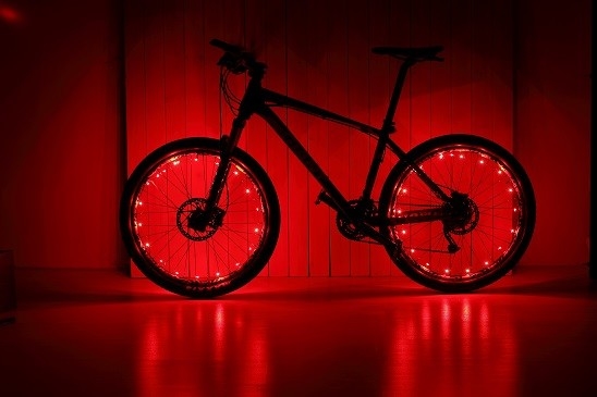 La bicicleta constante 3D habló prenda impermeable colorida del ABS de las luces LED IPX4