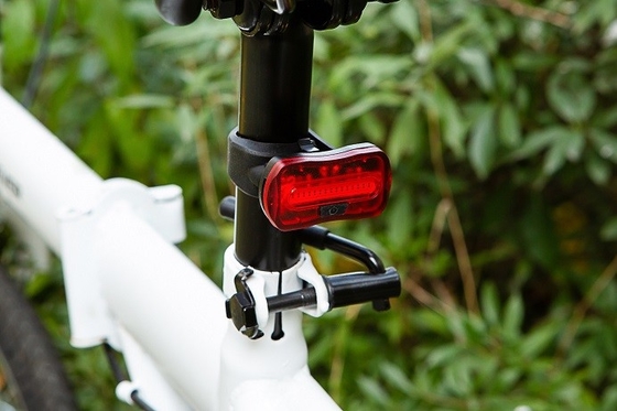 8 luces posteriores de la bicicleta del lumen