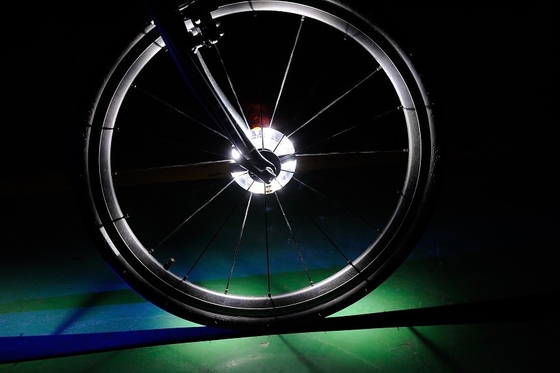 La bicicleta de neón del LED que destellaba habló el resplandor ligero 18m m 3D